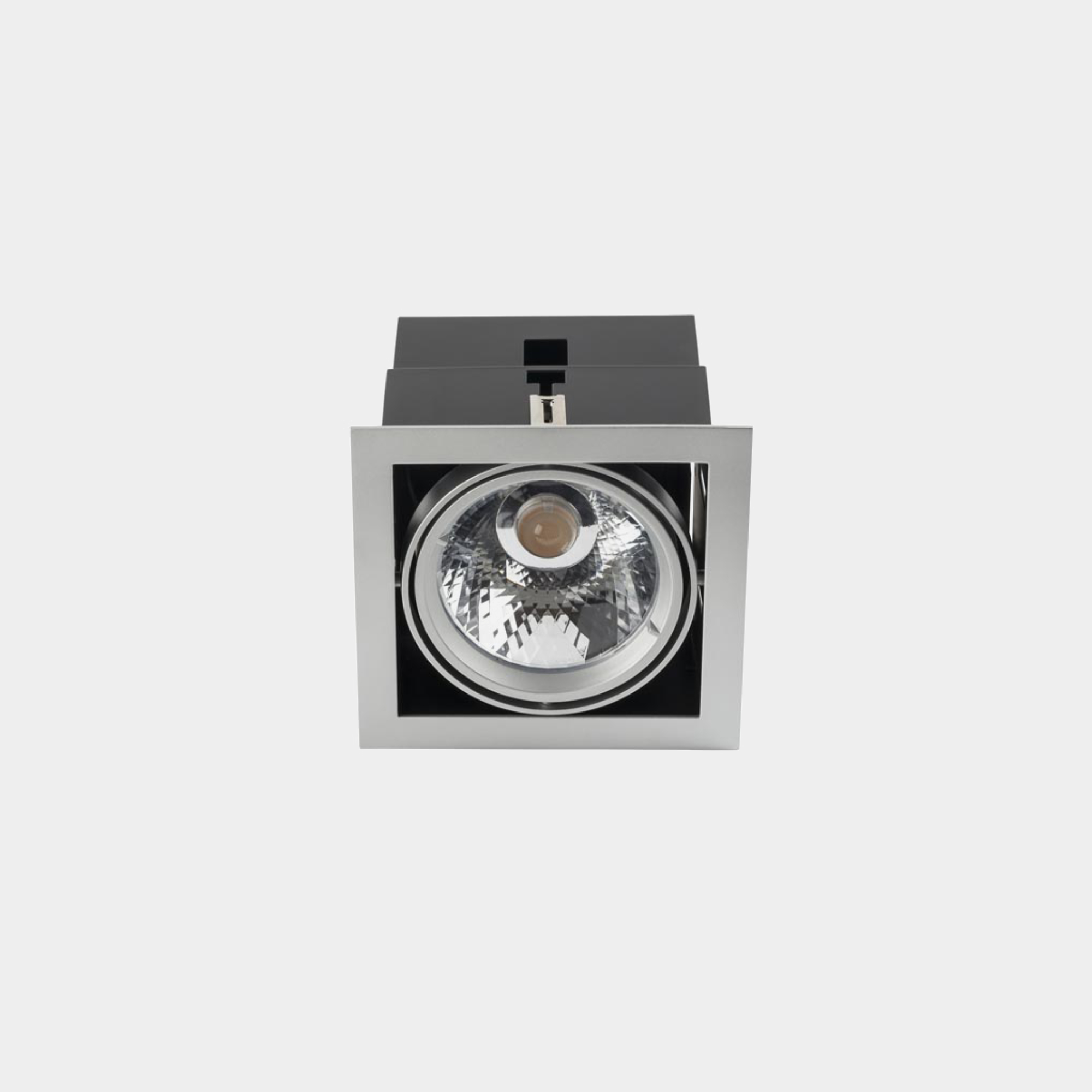 AF11-18W8M3BB34 – DOWNLIGHT MULTIDIR EVO L SINGLE TRIM LED 18W BLANCO CÁLIDO – 3000K00K CRI 80 33.7